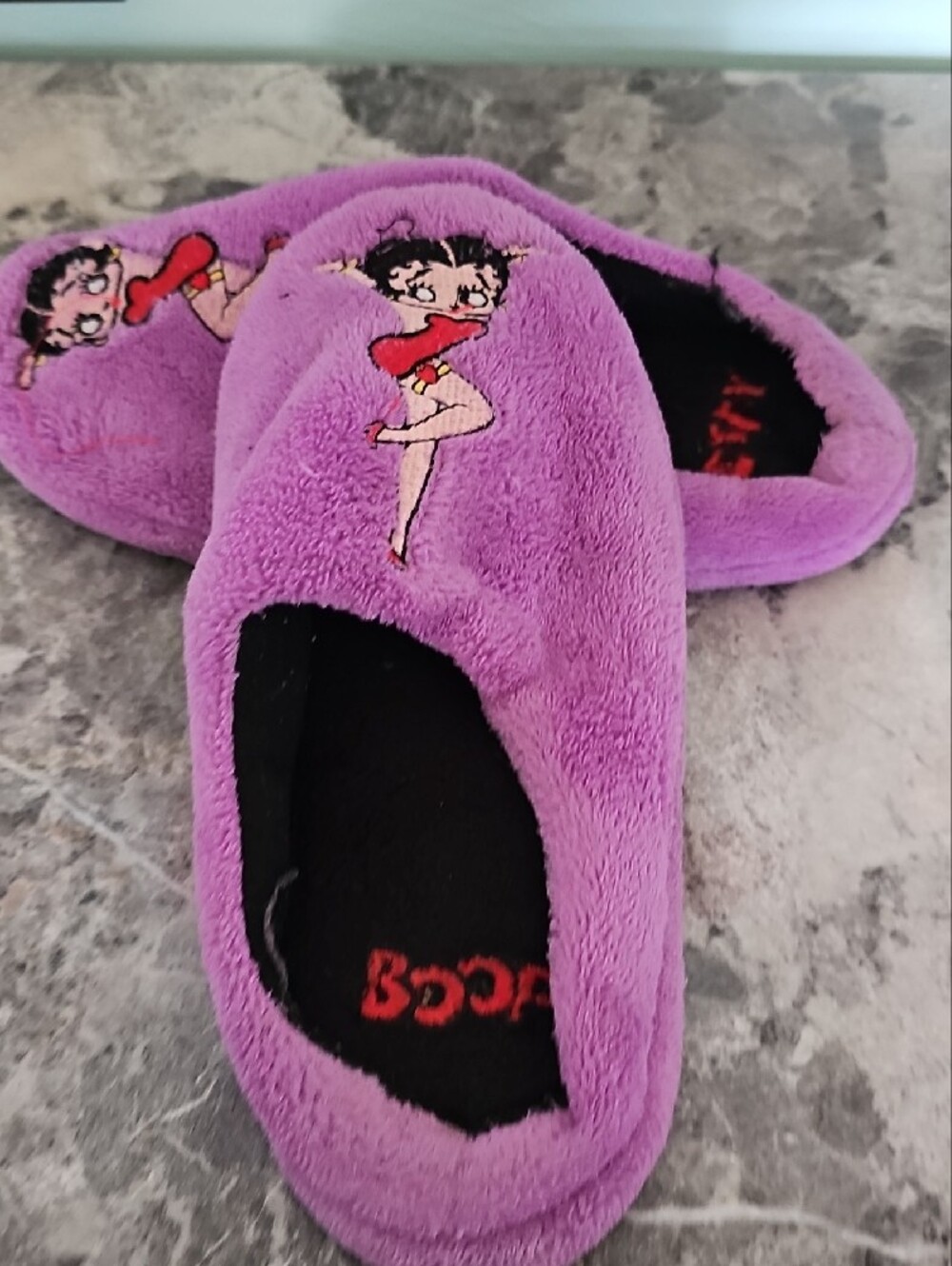 Betty Boop Plush Slip-On Slippers in Purple